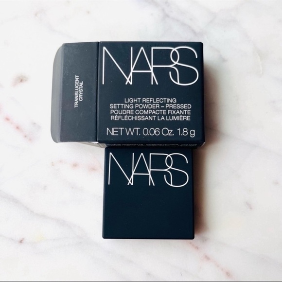 NARS Light Reflecting Pressed Setting Powder - Picture 2 of 3